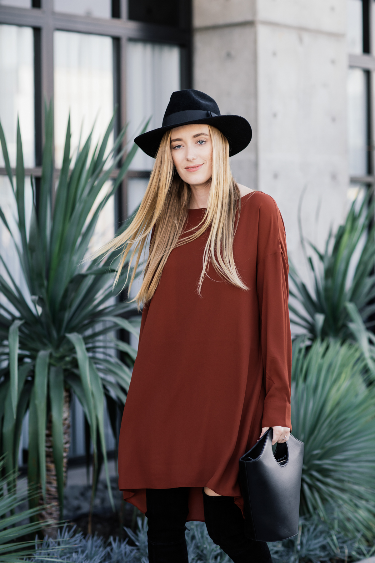 eatsleepwear, Kimberly Lapides, OUTFIT, Aritzia, Stuart Weitzman, Glady Tamez, Elizabeth And James