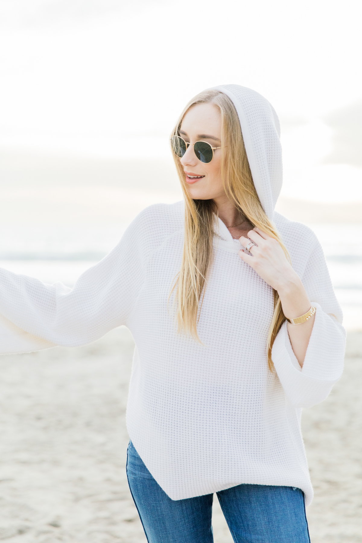 eatsleepwear, Kimberly Lapides, outfit, beach, newport beach, elizabeth and james, lee jeans, rayban