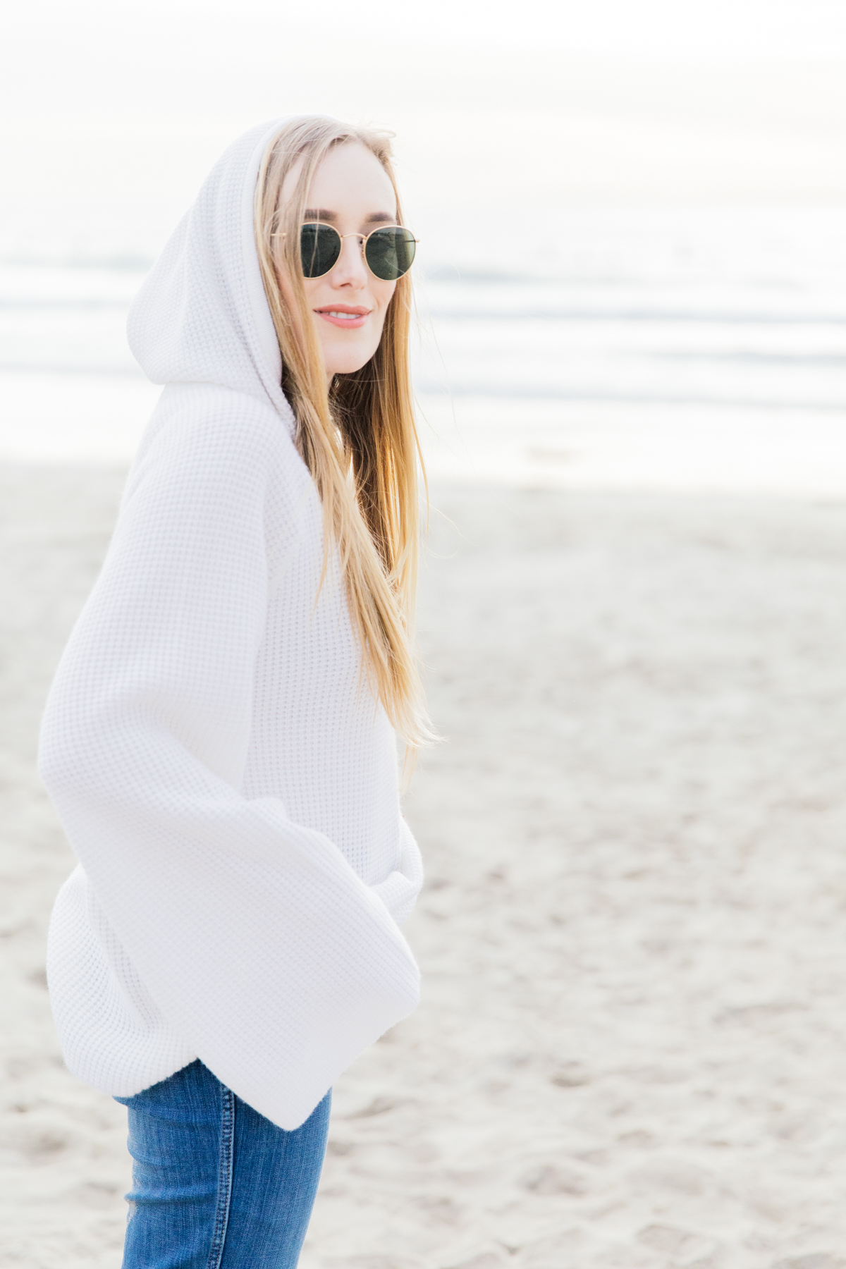 eatsleepwear, Kimberly Lapides, outfit, beach, newport beach, elizabeth and james, lee jeans, rayban