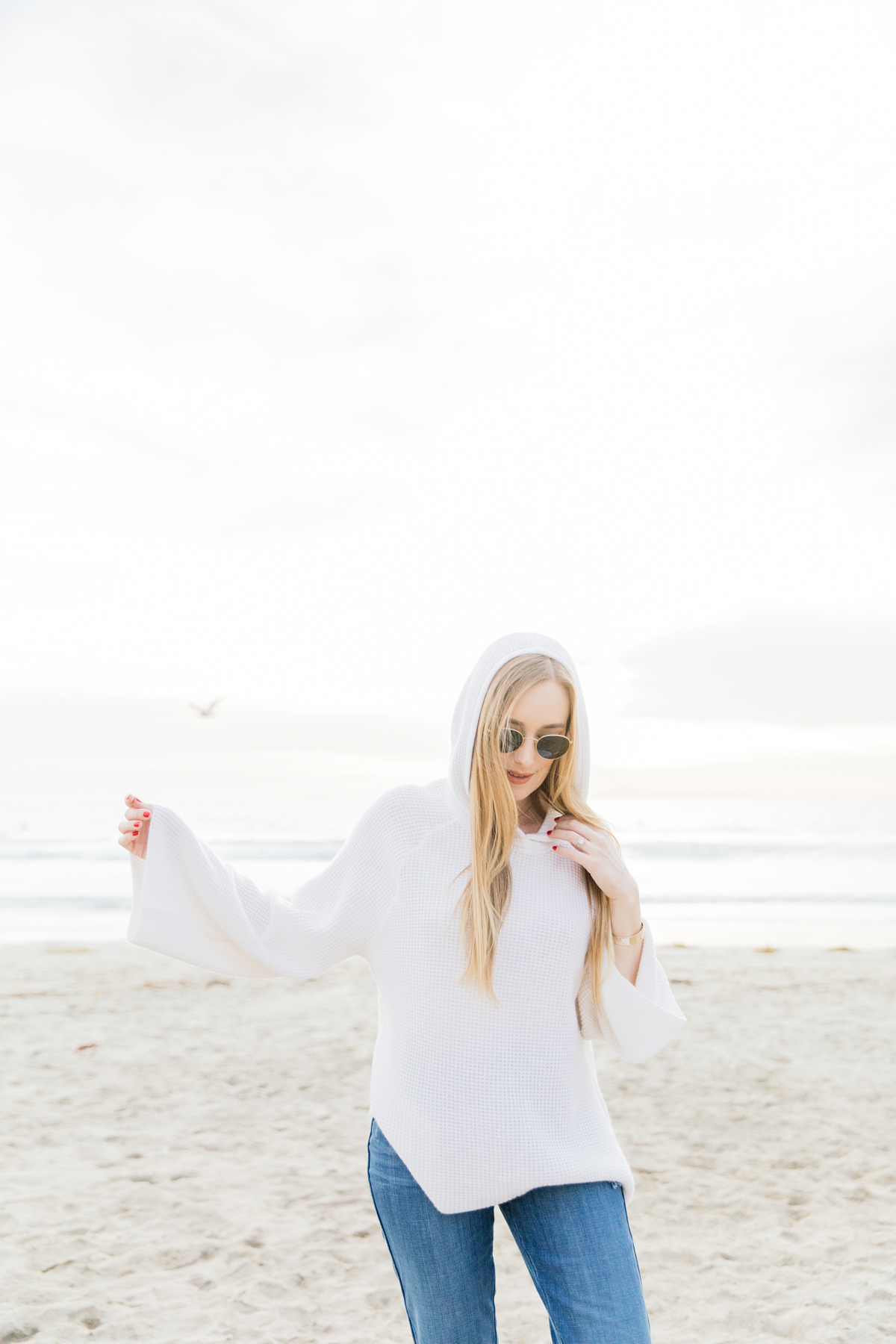 eatsleepwear, Kimberly Lapides, outfit, beach, newport beach, elizabeth and james, lee jeans, rayban