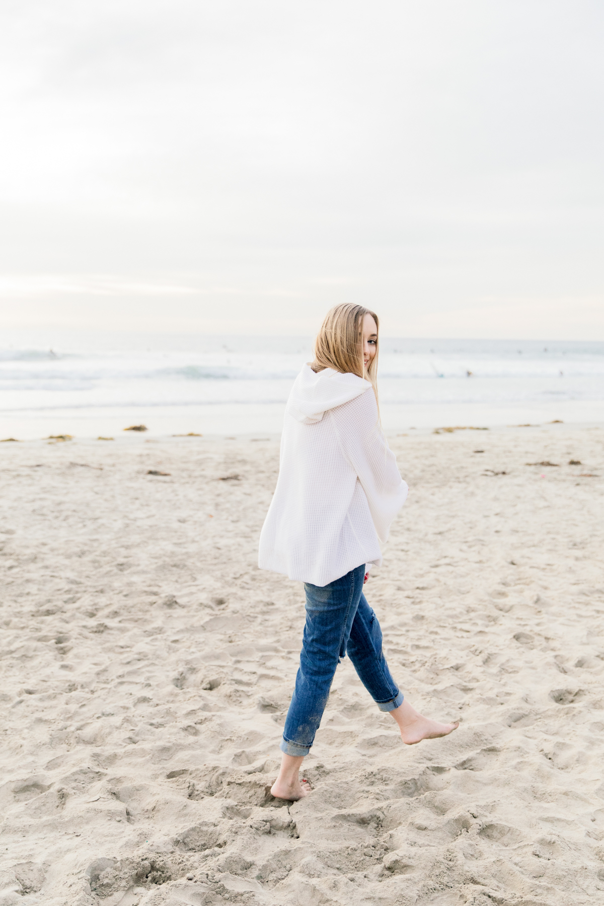 eatsleepwear, Kimberly Lapides, outfit, beach, newport beach, elizabeth and james, lee jeans, rayban