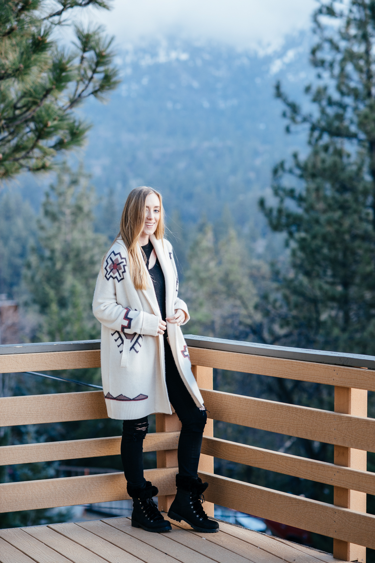 eatsleepwear, Kimberly Lapides, OUTFIT, 360 Cashmere, frame, Ugg, LNA, Big Bear