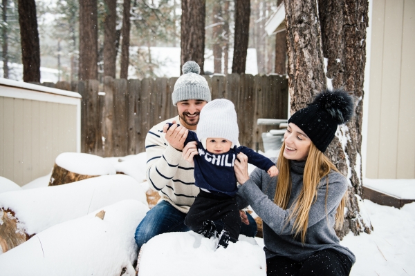 eatsleepwear, Kimberly Lapides, TRAVEL, Family, Motherhood, Big Bear, Snow, Aritzia, Gap, Ugg, HM