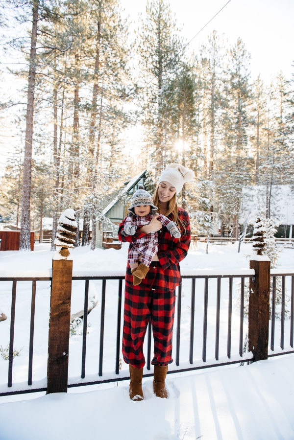 eatsleepwear, Kimberly Lapides, TRAVEL, Family, Motherhood, Big Bear, Snow, Aritzia, Gap, Ugg, HM