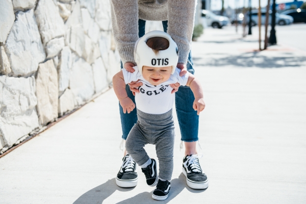 eatsleepwear, Kimberly Lapides, OUTFIT, Otis, Family, Vans, 360 cashmere, jbrand, rayban, hand m