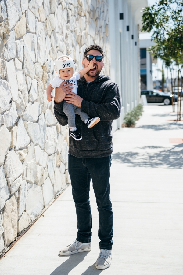 eatsleepwear, Kimberly Lapides, OUTFIT, Otis, Family, Vans, 360 cashmere, jbrand, rayban, hand m