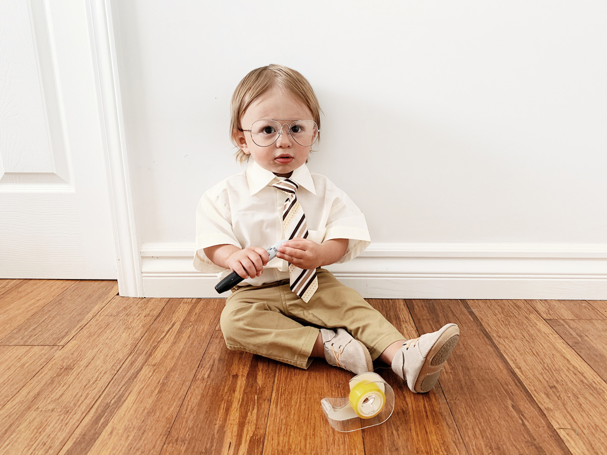 Kimberly Lapides of eatsleepwear sharing a DIY Dwight Schrute from The Office Show Halloween costume featuring freshly picked, pippa and julie and amazon.