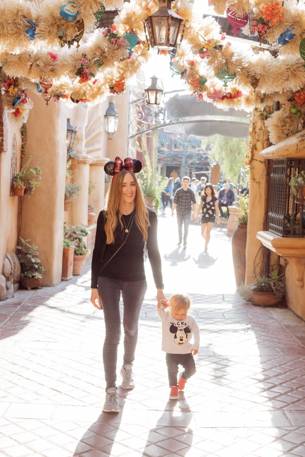 eatsleepwear kimberly lapides The holidays at Disneyland Resort