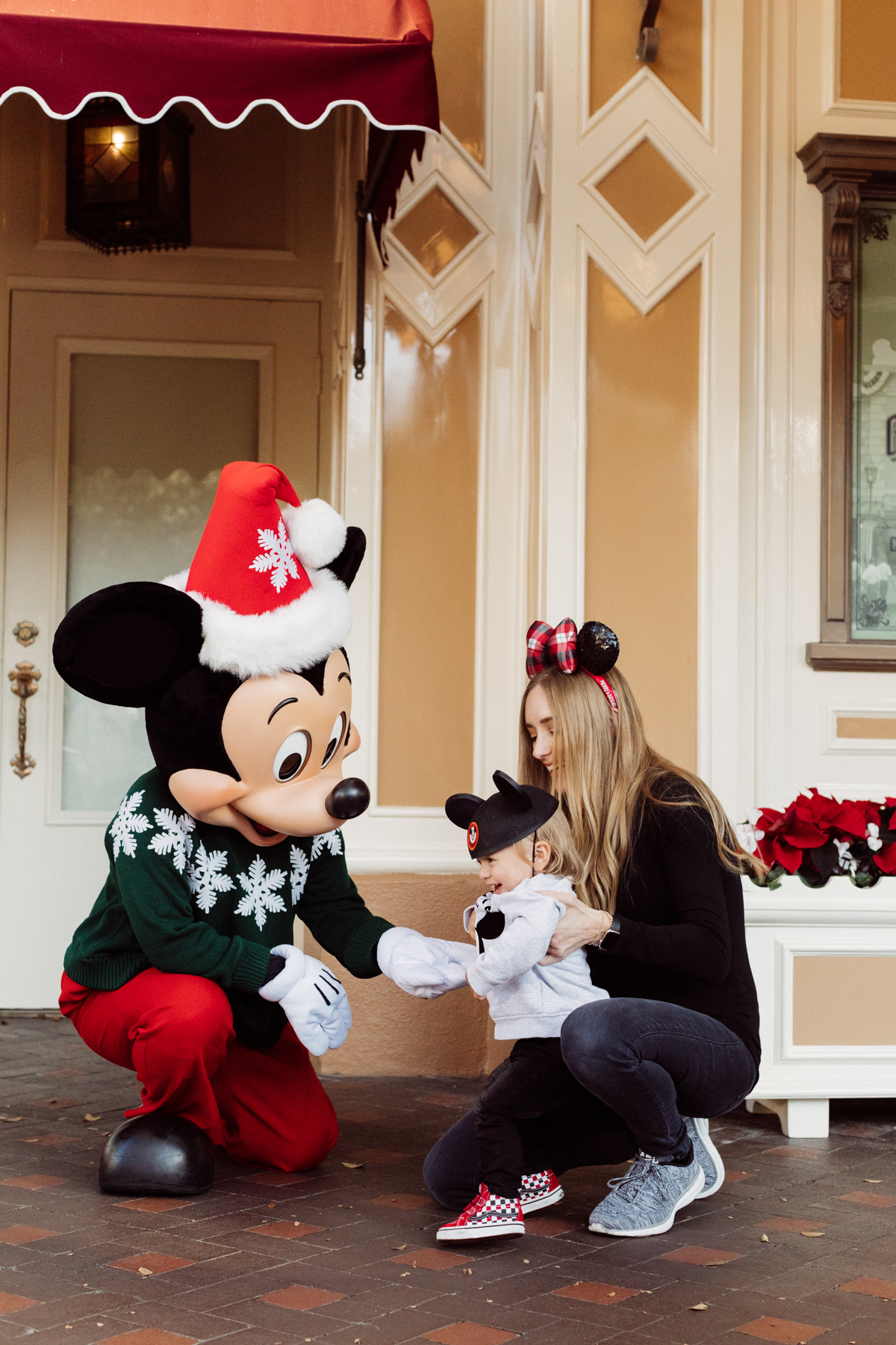 eatsleepwear kimberly lapides The holidays at Disneyland Resort at main street usa holiday decor Mickey Mouse character meet and greet