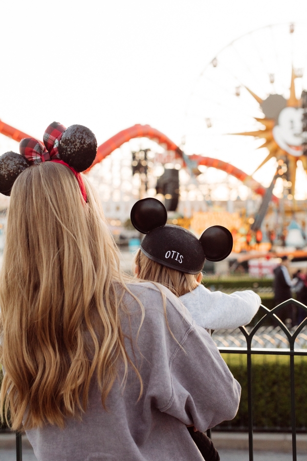 eatsleepwear kimberly lapides The holidays at Disneyland Resort and Disney