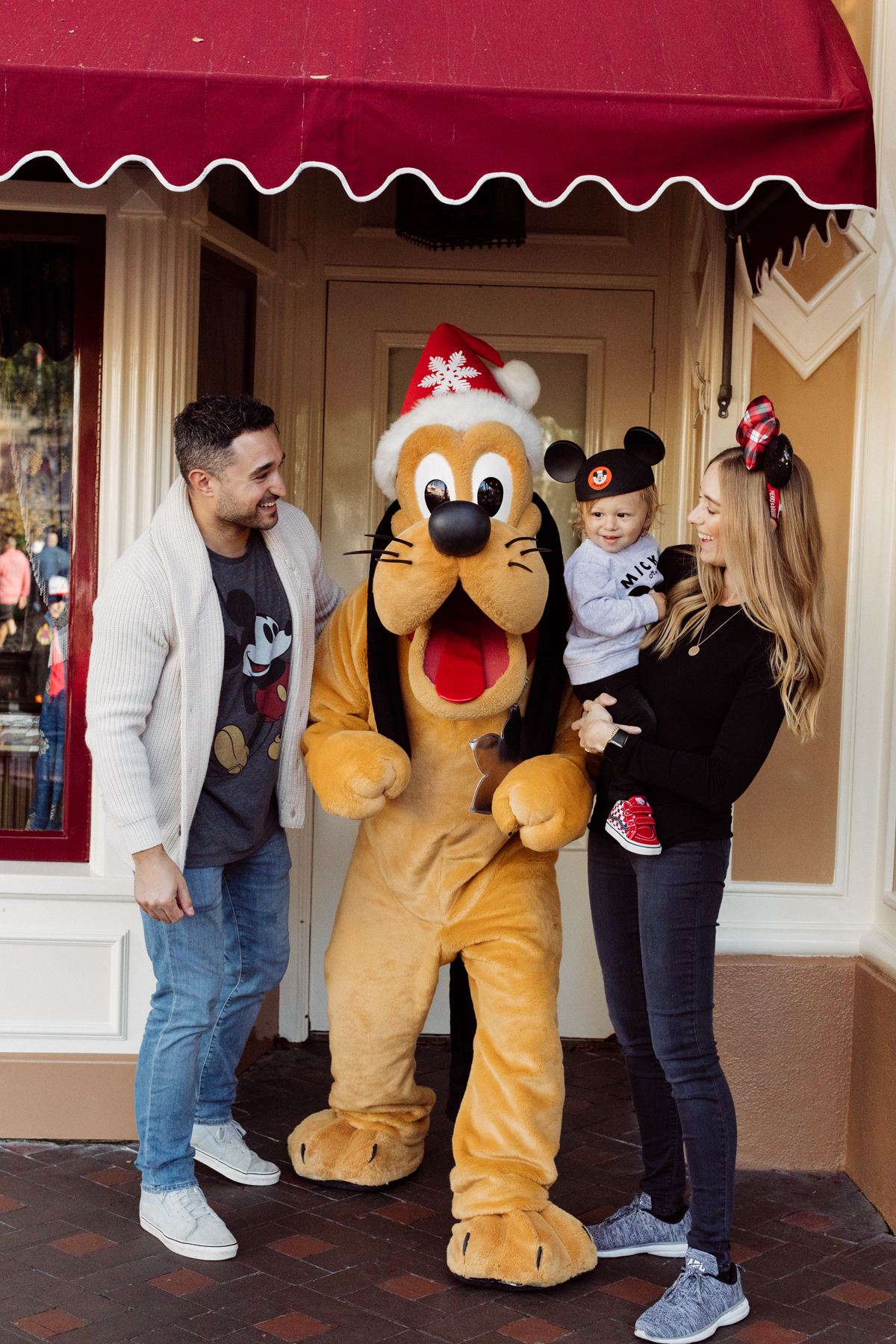 eatsleepwear kimberly lapides The holidays at Disneyland Resort holiday decor pluto