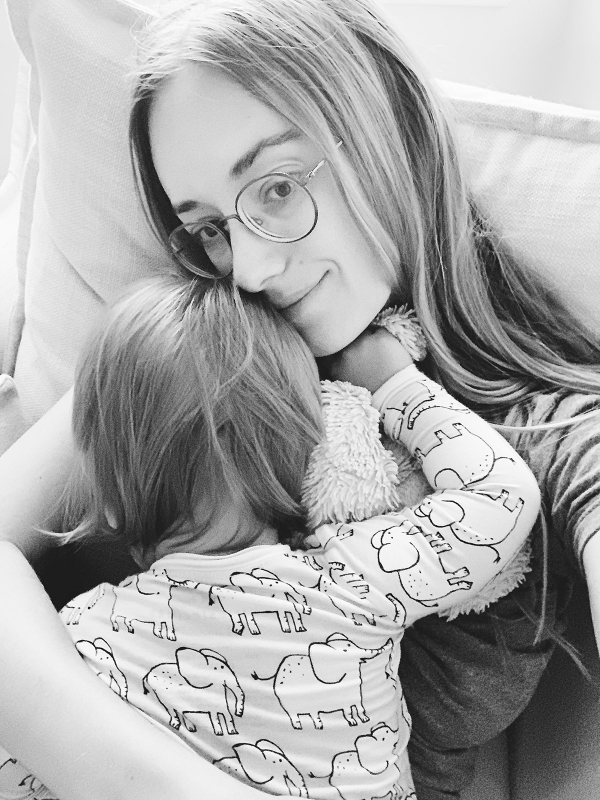 photo of mother weaning from breastfeeding 