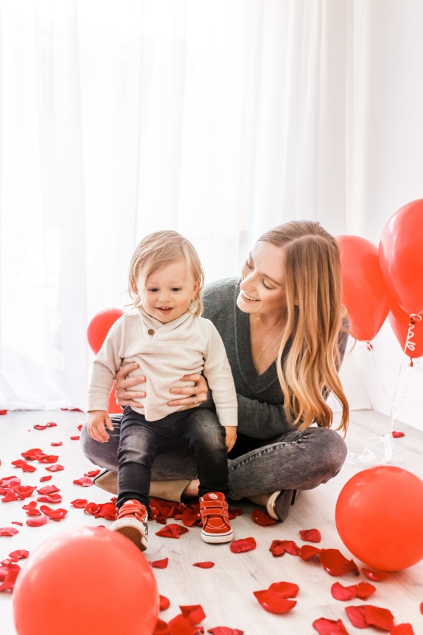 Toddler Valentine Photos with balloons and roses for Kimberly Lapides of eatsleepwear featuring Old Navy Kids, H&M kids and Vans