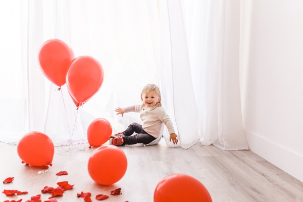 Toddler Valentine Photos with balloons and roses for Kimberly Lapides of eatsleepwear featuring Old Navy Kids, H&M kids and Vans