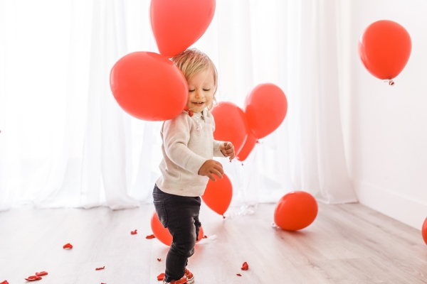 Toddler Valentine Photos with balloons and roses for Kimberly Lapides of eatsleepwear featuring Old Navy Kids, H&M kids and Vans