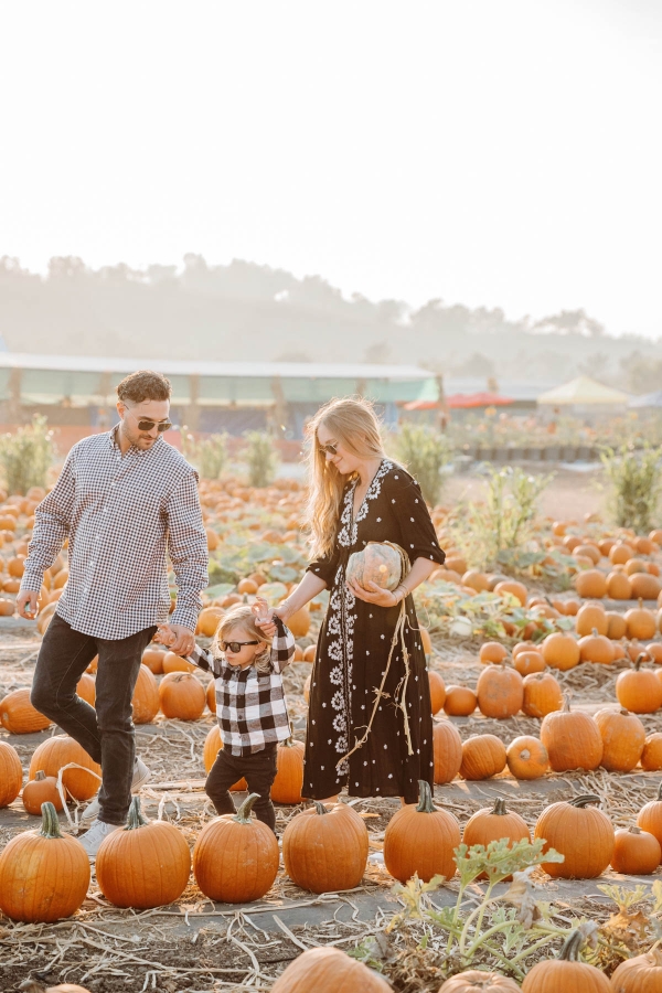 Pumpkin Patch Photo shoot at Tanaka Farms