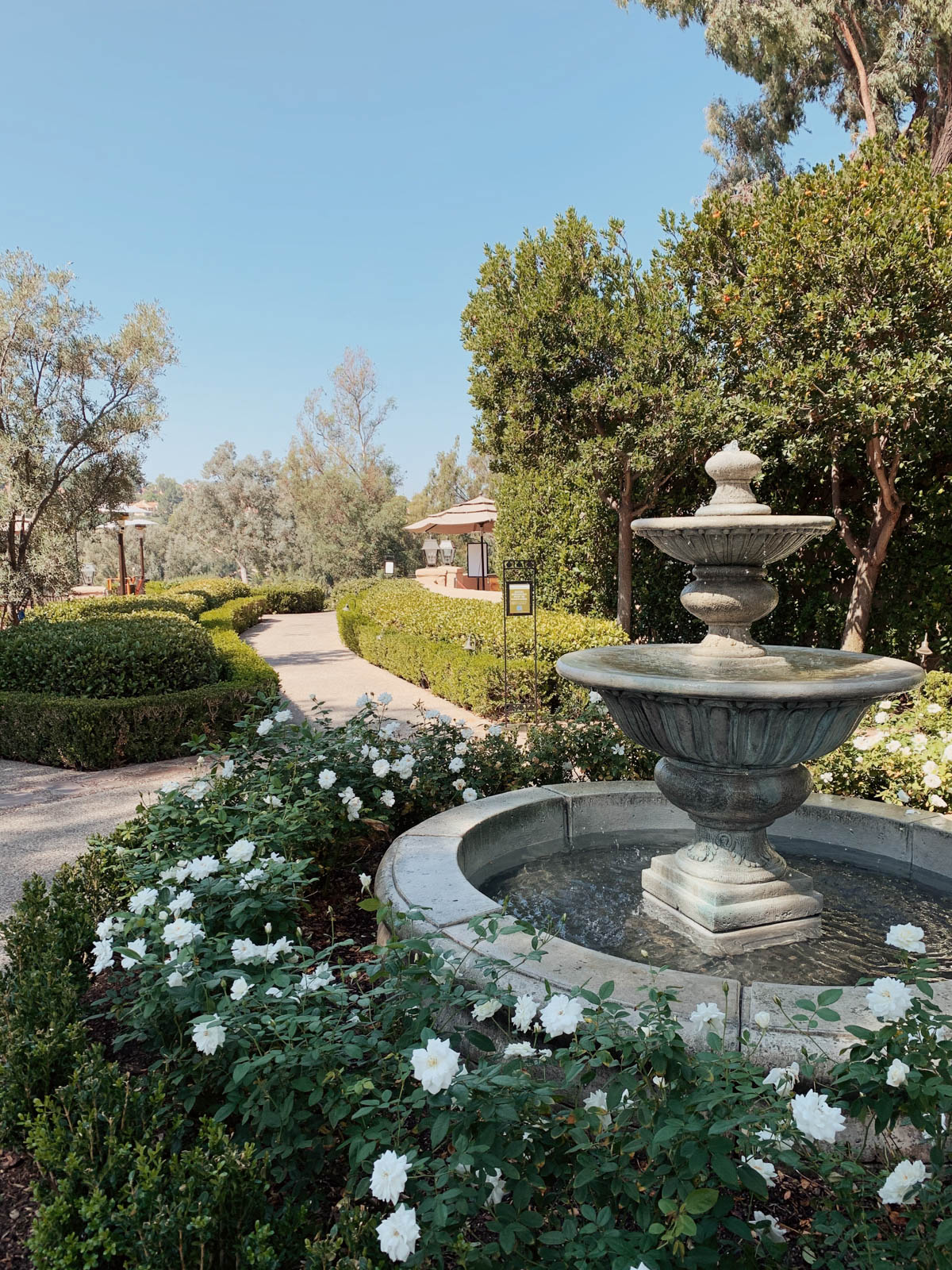 eatsleepwear goes on a family trip with toddler to Rancho Bernardo Inn fountain on property