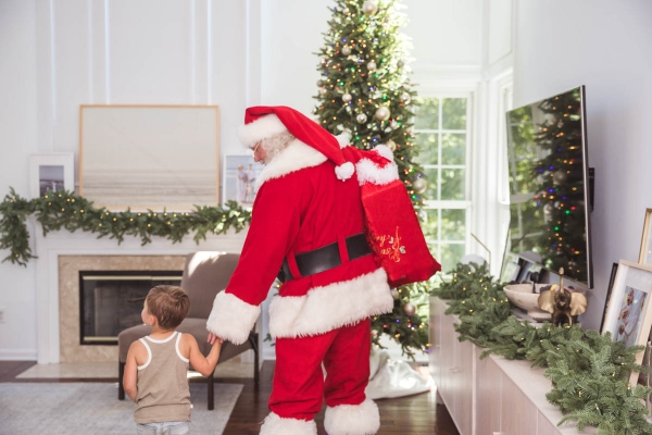 Kimberly Lapides eatsleepwear christmas themed birthday party for 4 year old