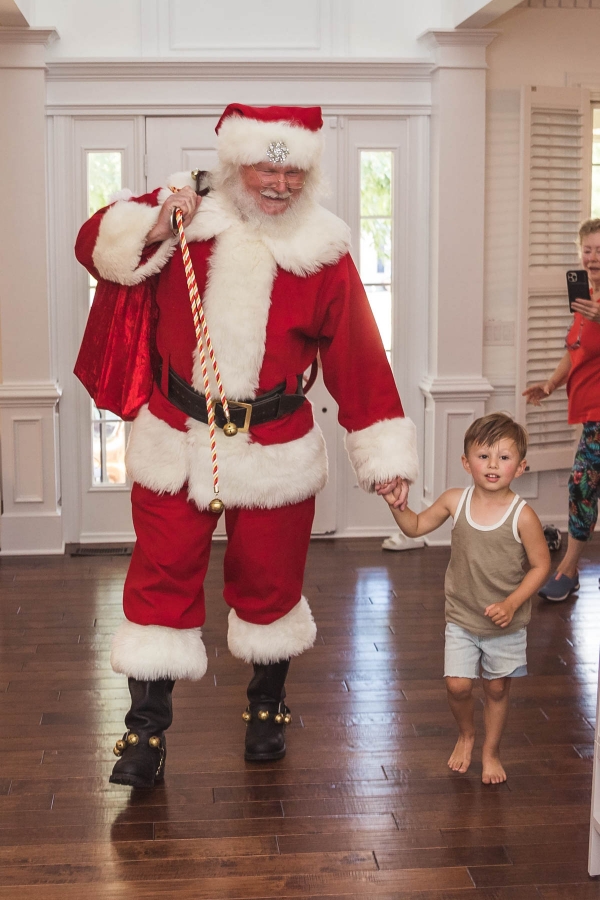 Kimberly Lapides eatsleepwear christmas themed birthday party for 4 year old