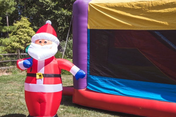 Kimberly Lapides eatsleepwear christmas themed birthday party for 4 year old